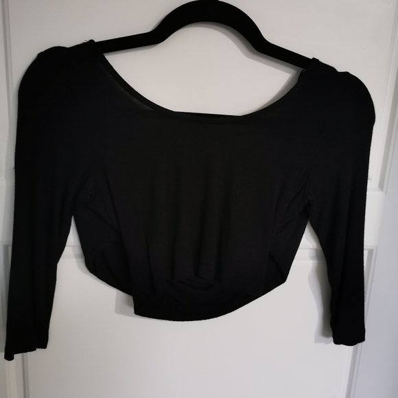Black cropped shirt - Picture 1 of 3